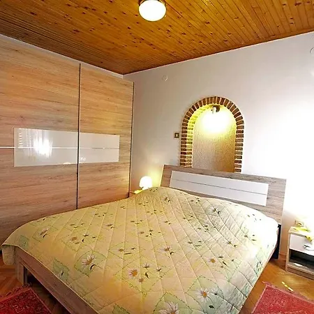 1457 Rovinj