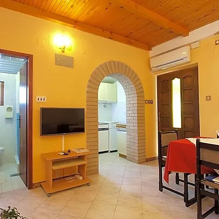 1457 Hotel 3*